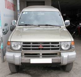 Cần bán gấp Mitsubishi Pajero V6 đời 2004, màu bạc, xe nhập, 260tr