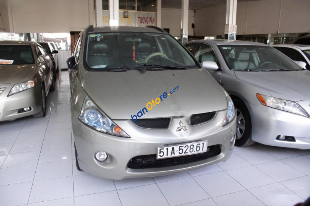 Bán Mitsubishi Grandis 2.4 AT đời 2008, màu vàng cát