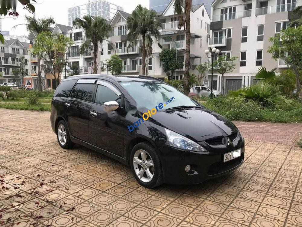 Cần bán gấp Mitsubishi Grandis 2.4AT đời 2009, màu đen xe gia đình, 405tr