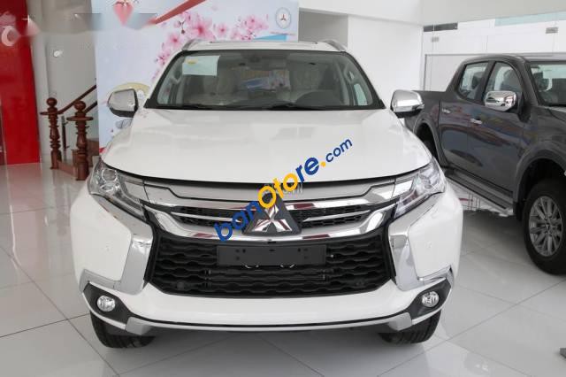 Bán Mitsubishi Pajero 2018, màu trắng