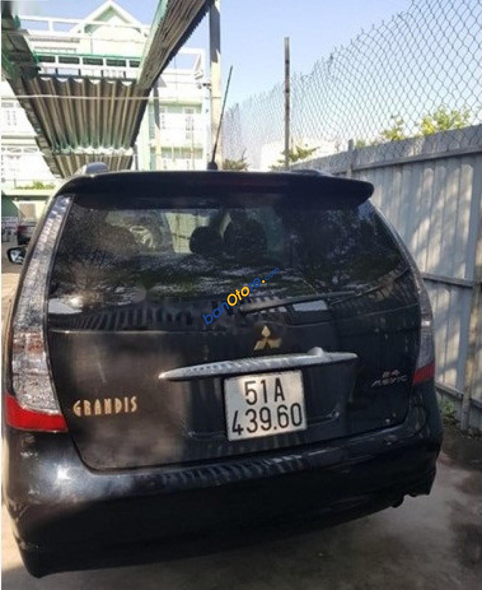 Cần bán gấp Mitsubishi Grandis 2008, màu đen