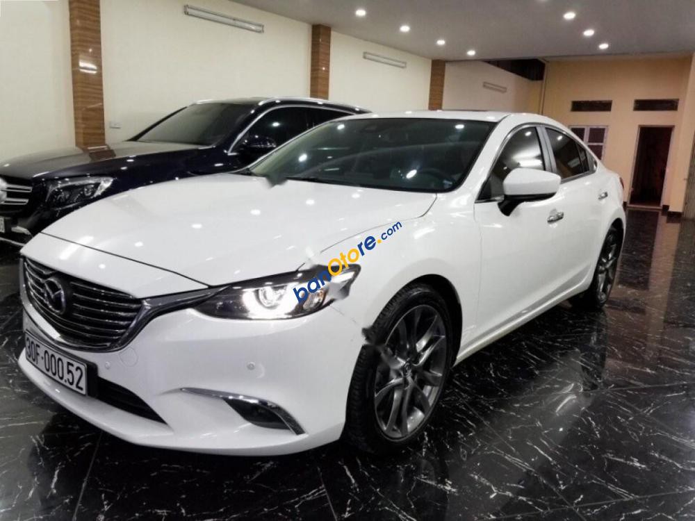 Bán Mazda 6 2.0 đời 2017, màu trắng