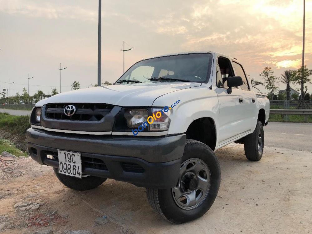 Cần bán Toyota Hilux 2001, màu trắng, nhập khẩu Nhật Bản