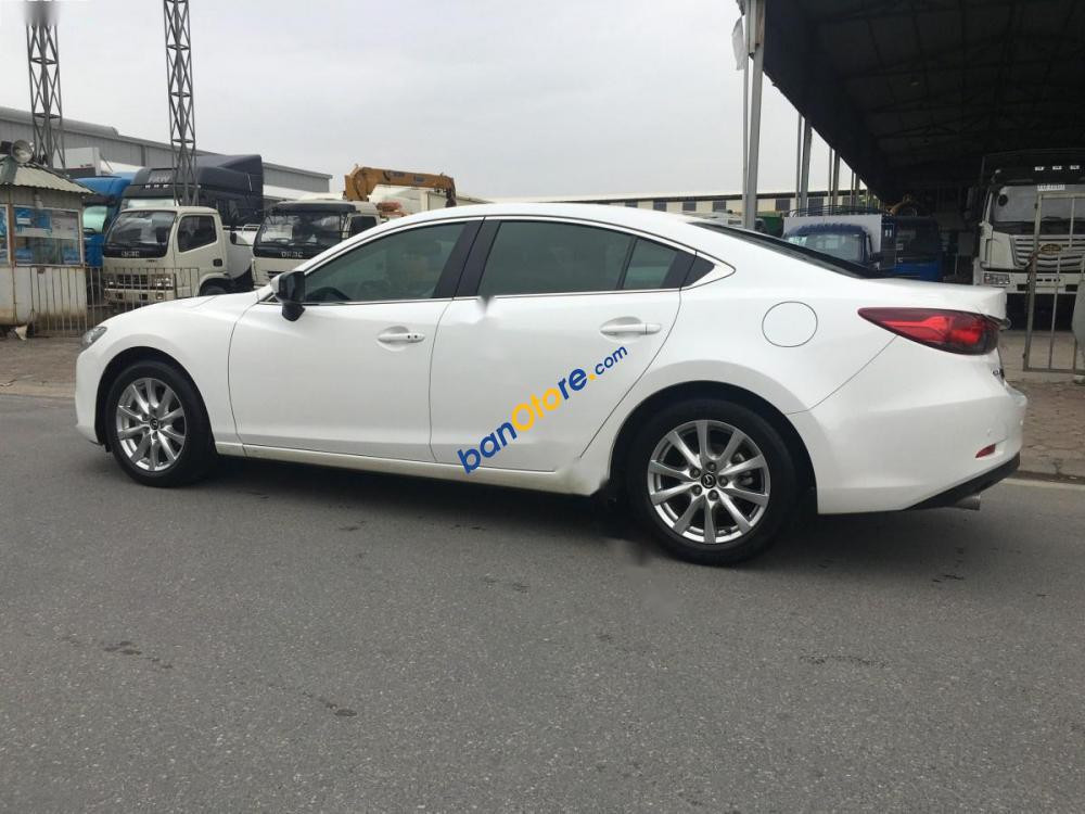 Bán Mazda 6 năm 2015, màu trắng, nhập khẩu