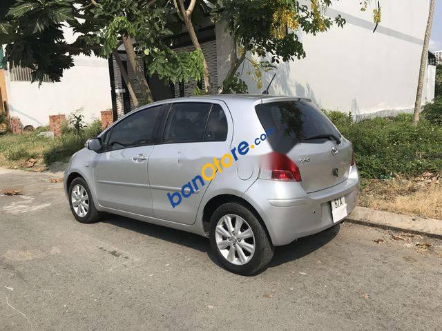 Bán Toyota Yaris 1.5AT sản xuất 2011, màu bạc, nhập khẩu