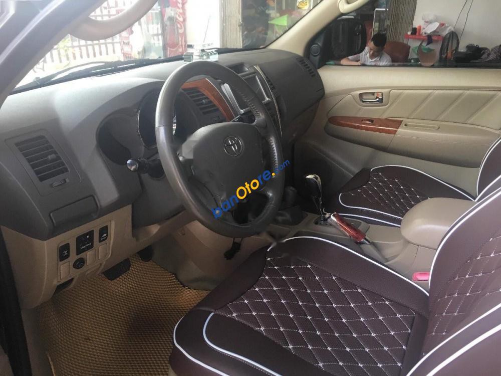 Cần bán lại xe Toyota Fortuner 2.7 2011, màu đen