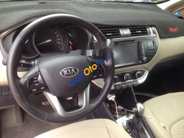 Bán Kia Rio đời 2015, màu bạc, 449 triệu