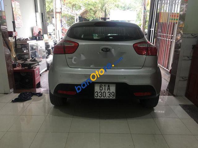 Bán xe Kia Rio đời 2012, màu bạc số tự động