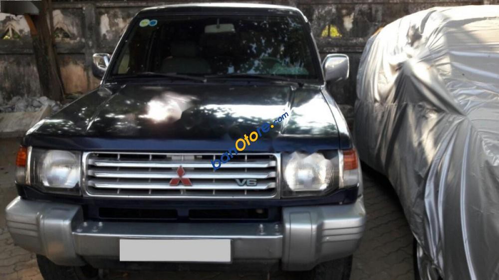 Cần bán gấp Mitsubishi Pajero 3.0 đời 2003, màu xanh lam