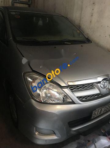 Cần bán gấp Toyota Innova J năm sản xuất 2008, màu bạc