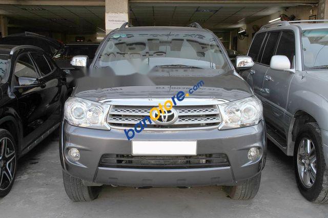 Cần bán gấp Toyota Fortuner đời 2009, màu nâu, 530tr