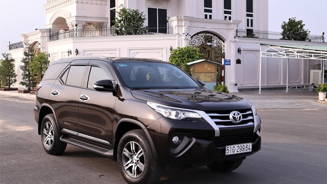 Toyota Fortuner 1