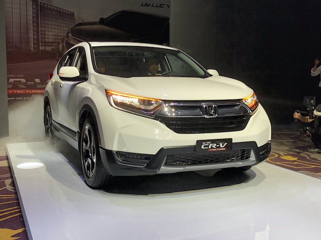 Giá xe Honda CR-V 2018 tăng 10 triệu đồng từ tháng 7 tới 1