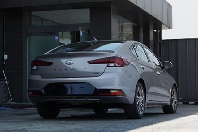 Đuôi xe Hyundai Elantra 2019 2