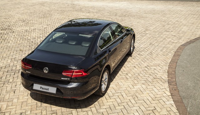 Đuôi xe Volkswagen Passat BlueMotion Comfort 4