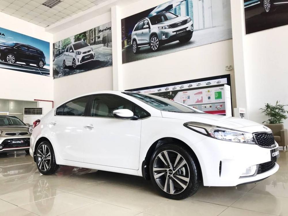 Kia Cerato có doanh số vượt mặt Mazda3 trong phân khúc C 2