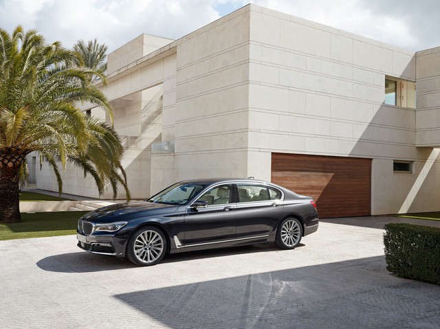 BMW 7-Series 2