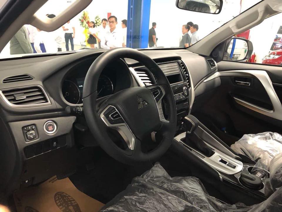 Nội thất xe Mitsubishi Pajero Sport 2018 3