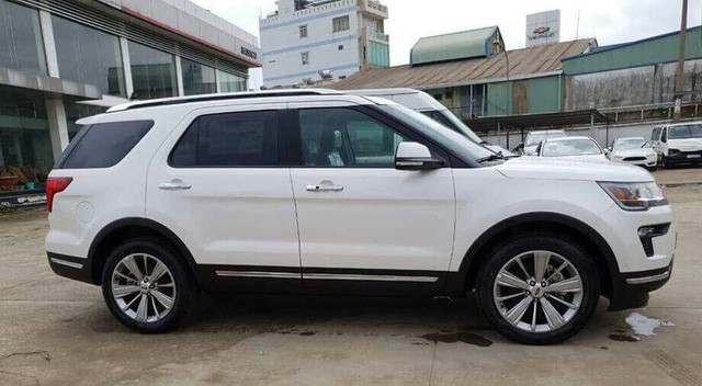 Thân xe Ford Explorer Limited 2018 3