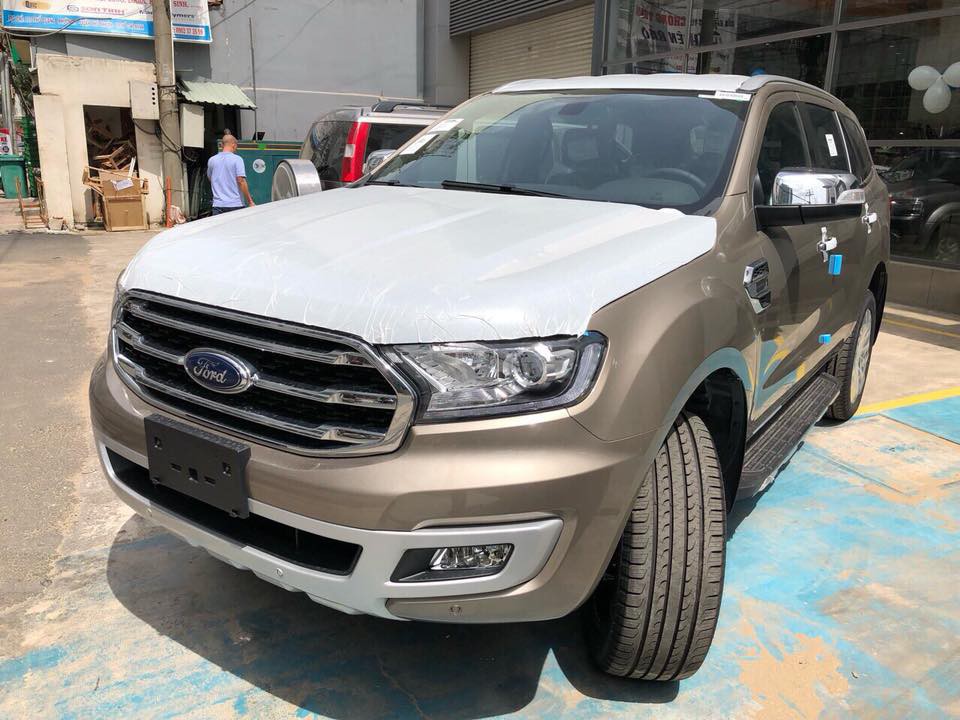 Đầu xe Ford Everest 2018 3