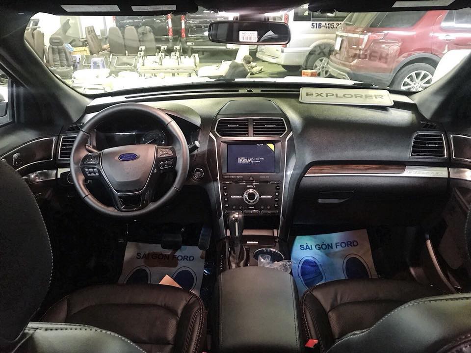 Nội thất xe Ford Explorer 2018 3