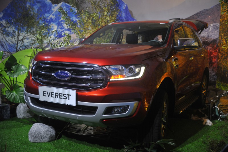 Ford Everest 2018 Ambiente giá 850 triệu không về Việt Nam như mong đợi.