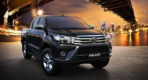 Đánh giá xe Toyota Hilux 2018: Mạnh mẽ, hầm hố từng chi tiết 