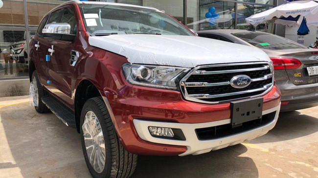 Nối gót Fortuner, Ford Everest bán kèm phụ kiện giá hàng trăm triệu đồng 1