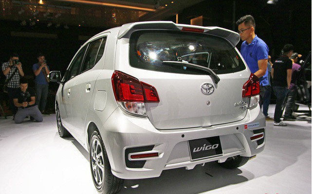 Đuôi xe Toyota Wigo 2