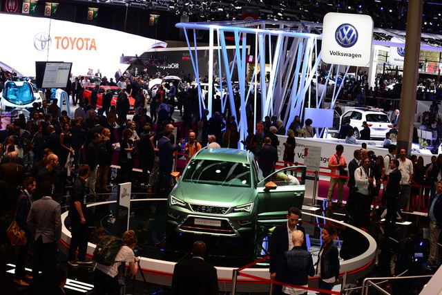 Paris Motor Show 2016 đánh dấu cột mốc sự kiện lâu đời này vươn lên dẫn đầu toàn cầu về lượt khách tham quan 2