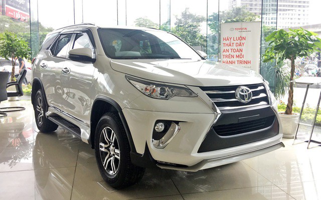 Toyota Fortuner: 1.165 xe 6