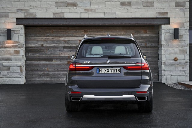 Đuôi xe BMW X7 2019 4