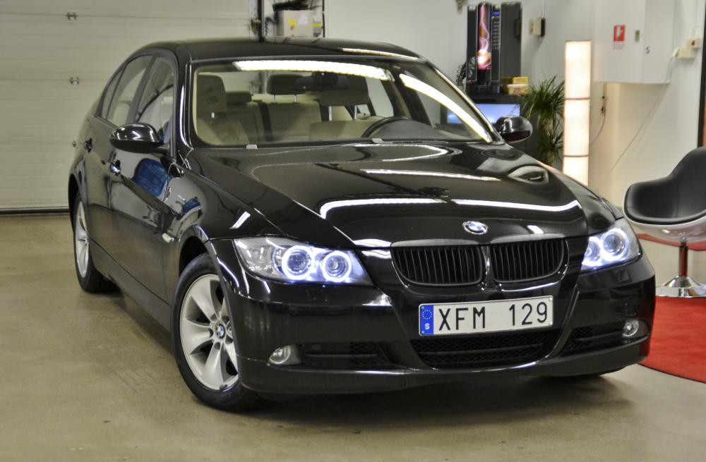 Ngoại thất BMW 320i