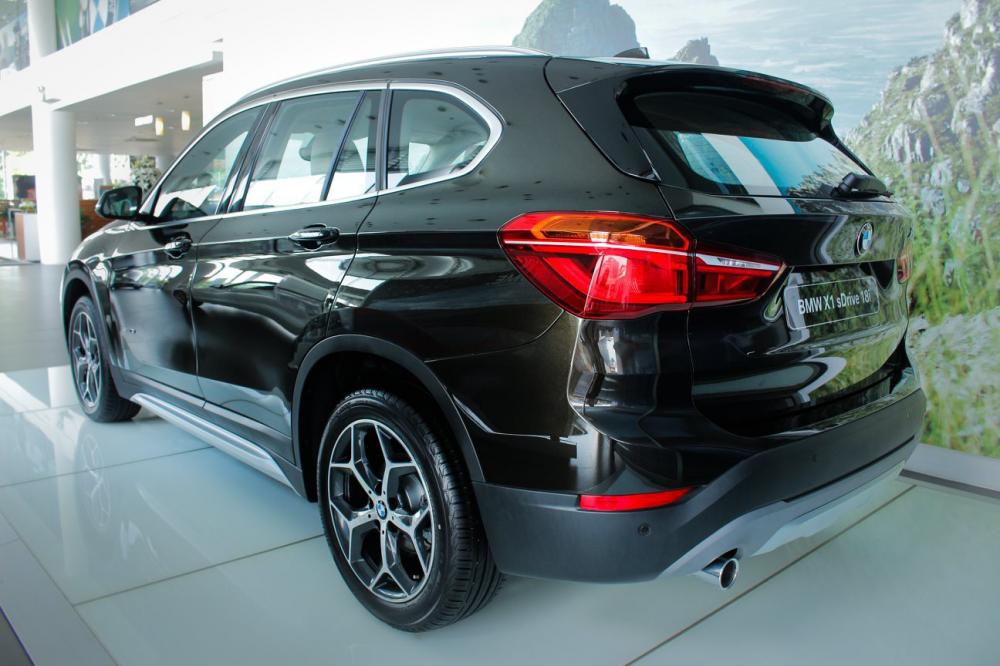 Đuôi xe BMW X1