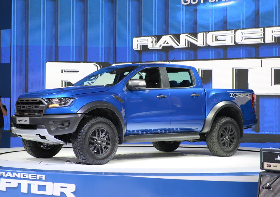 Đầu xe Ford Ranger Raptor 2