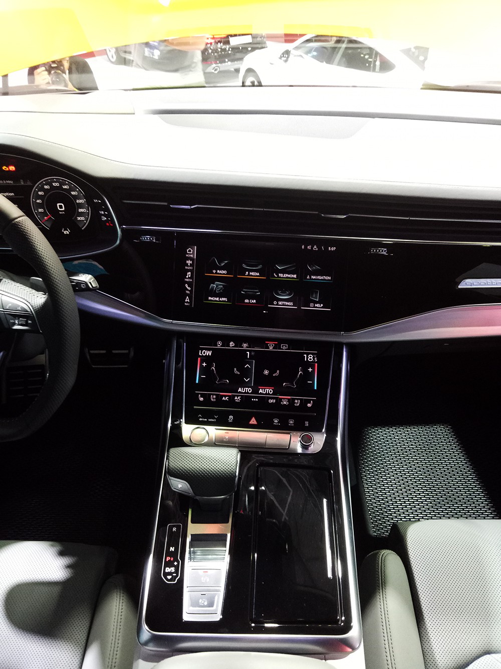 Màn hình Audi Q8