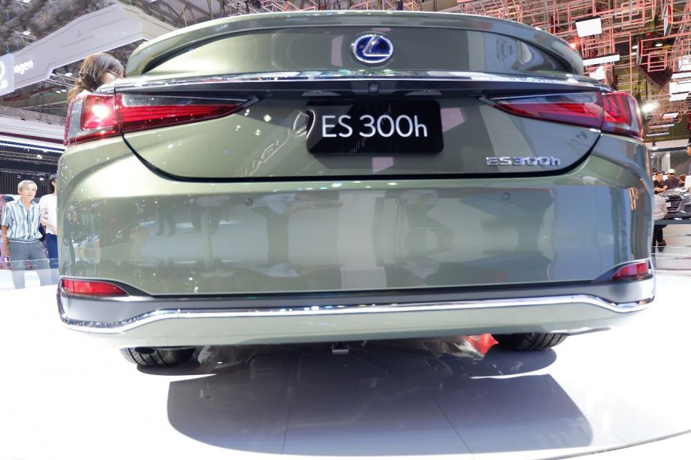 Xe sang Lexus ES thế hệ mới vừa ra mắt tại triển lãm VMS 2018 có gì hot? sa