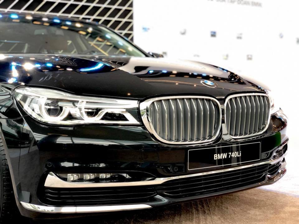 Lưới tản nhiệt xe BMW 740Li