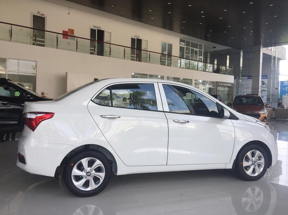Cần bán xe Hyundai Grand i10 màu trắng, hỗ trợ vay vốn lên đến 90%
