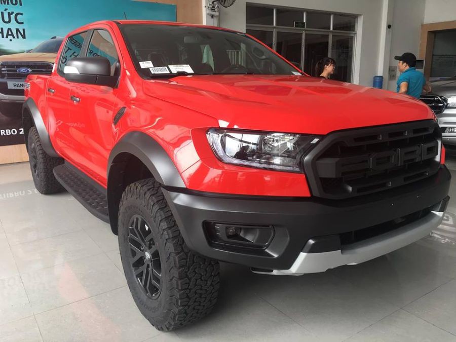 Chiêm ngưỡng Ford Ranger Raptor 2018 cá tính trong “bộ cánh” đỏ rực 1