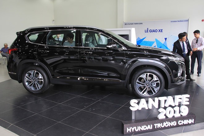 Thân xe Hyundai Santa Fe 2019 3