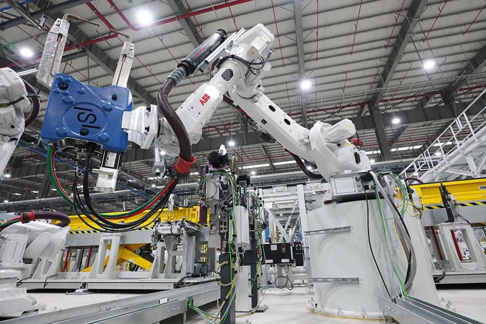 Bộ đôi xe VinFast sẽ đi vào sản xuất từ tháng 3/2019 tại “nhà máy robot” 13