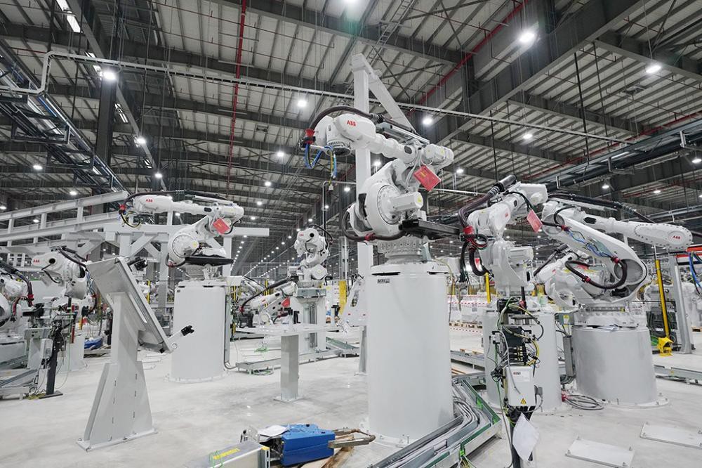 Bộ đôi xe VinFast sẽ đi vào sản xuất từ tháng 3/2019 tại “nhà máy robot” 7