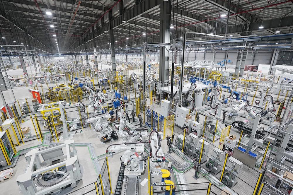 Bộ đôi xe VinFast sẽ đi vào sản xuất từ tháng 3/2019 tại “nhà máy robot” 9