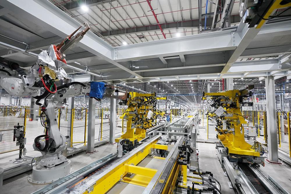 Bộ đôi xe VinFast sẽ đi vào sản xuất từ tháng 3/2019 tại “nhà máy robot” 8