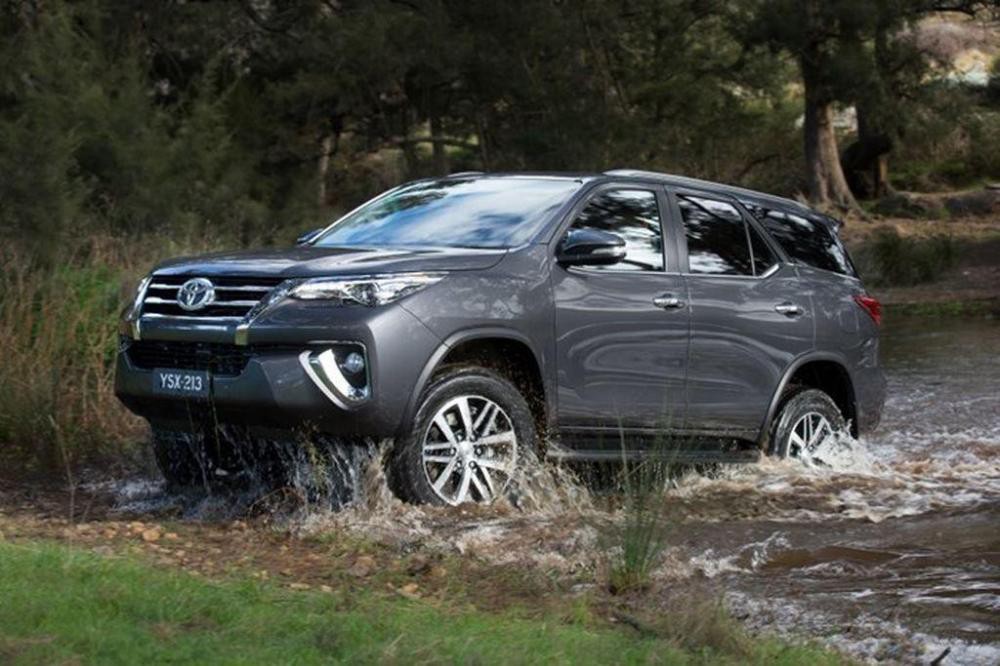 Toyota Fortuner 8