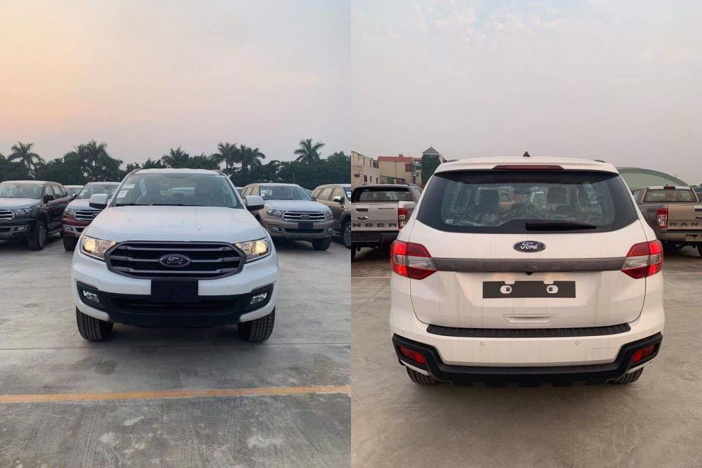 Đầu và đuôi xe Ford Everest Ambiente 2