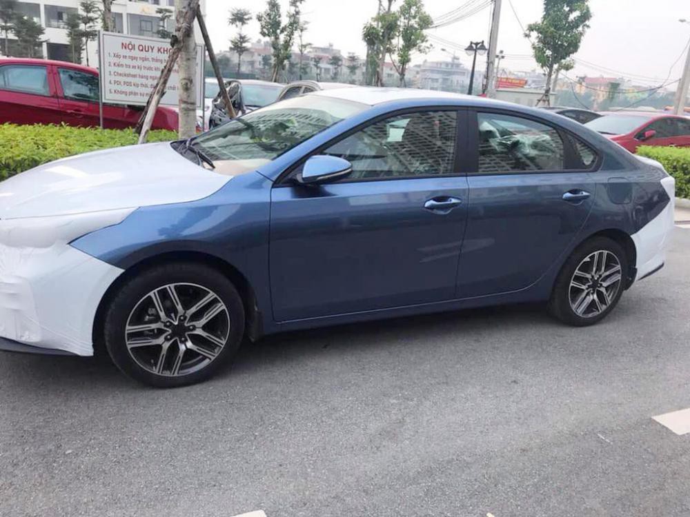 Kia Cerato thế hệ mới ngụy trang xuống phố Hà Nội, chờ ngày ra mắt 1