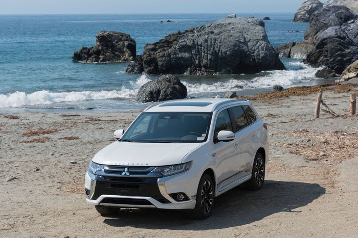 Mitsubishi Outlander tại Việt Nam dính lệnh triệu hồi vì lỗi hệ thống phanh 1