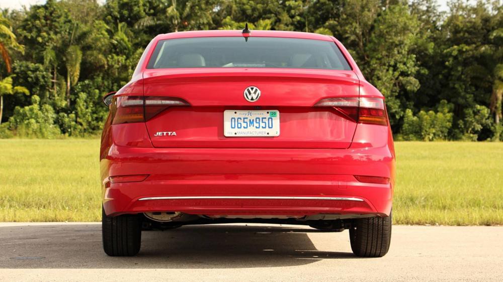 Đánh giá xe Volkswagen Jetta 2019 về thiết kế đuôi xe